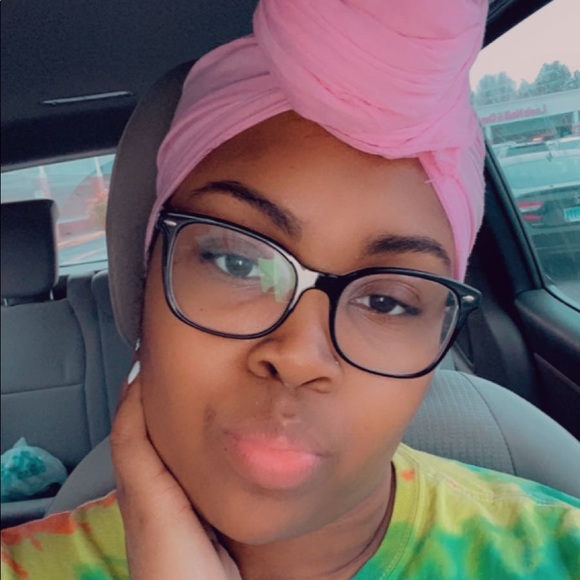 Meet your Posher, Ericka - Picture 1 of 1